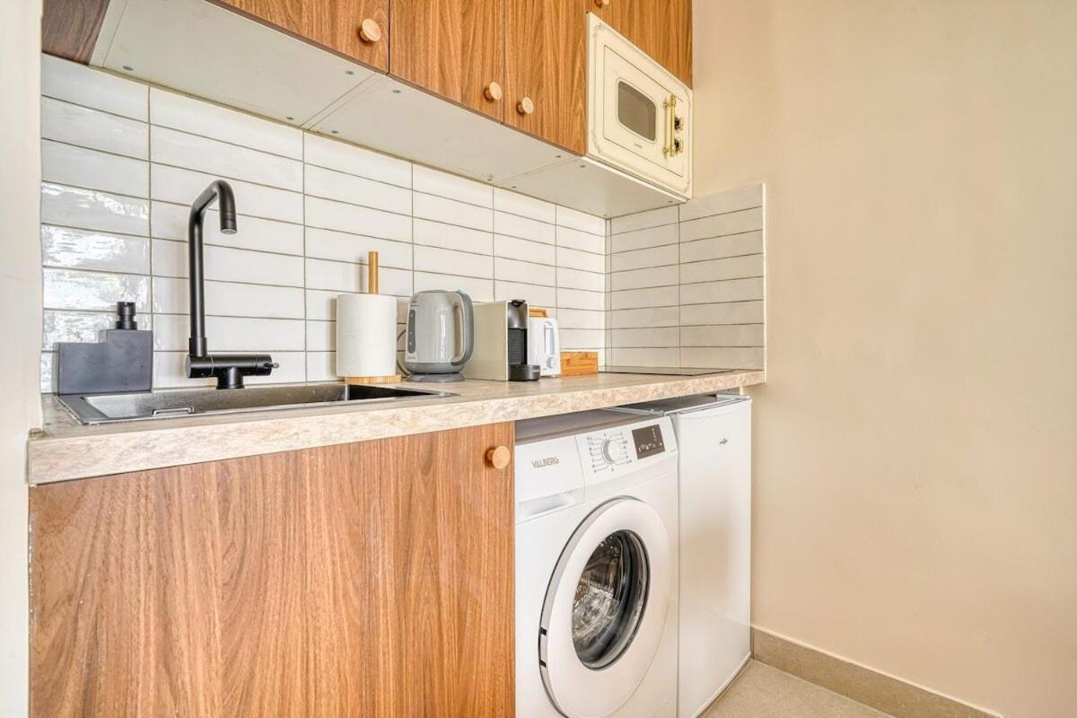 Inn Place To Be Paris La Defense Курбевуа Экстерьер фото