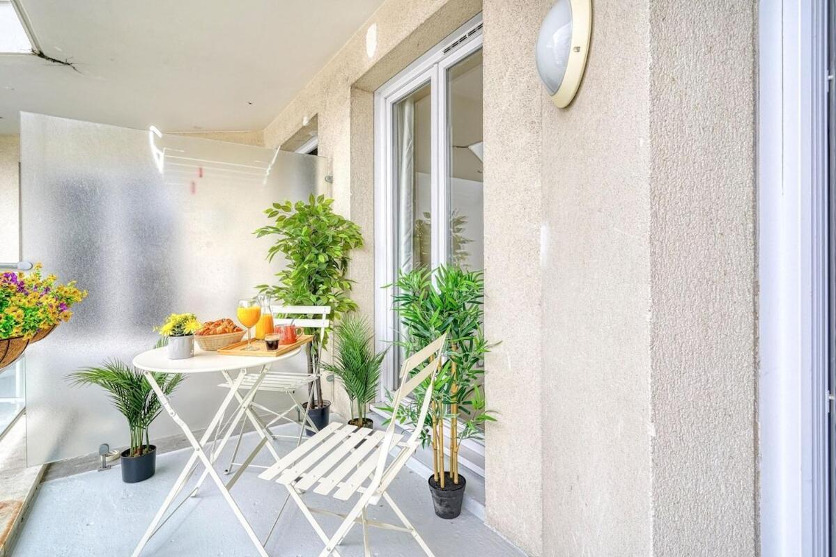 Inn Place To Be Paris La Defense Курбевуа Экстерьер фото