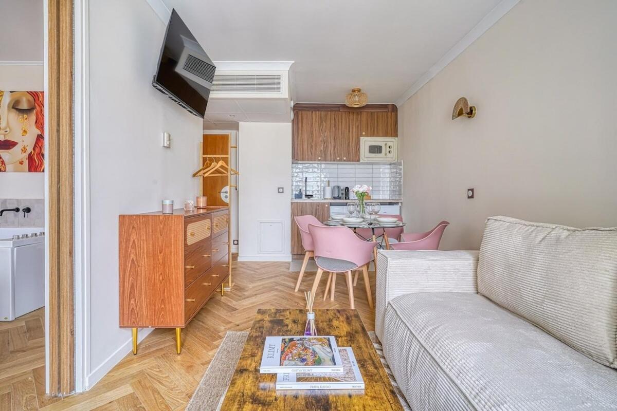 Inn Place To Be Paris La Defense Курбевуа Экстерьер фото
